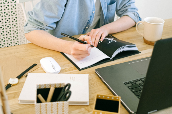 ビジネスデザイン｜Emika Design